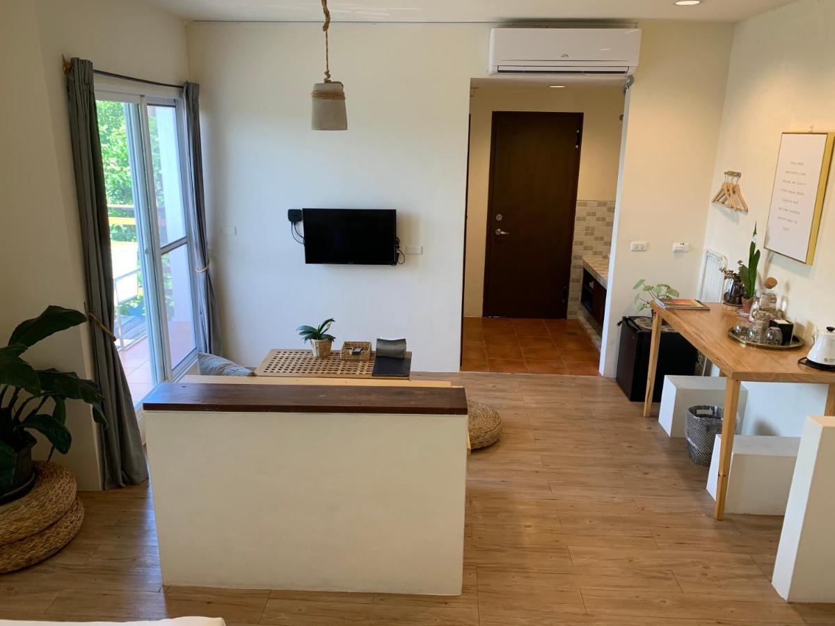 W24墾丁民宿墾丁大街一館bnb Esterno foto
