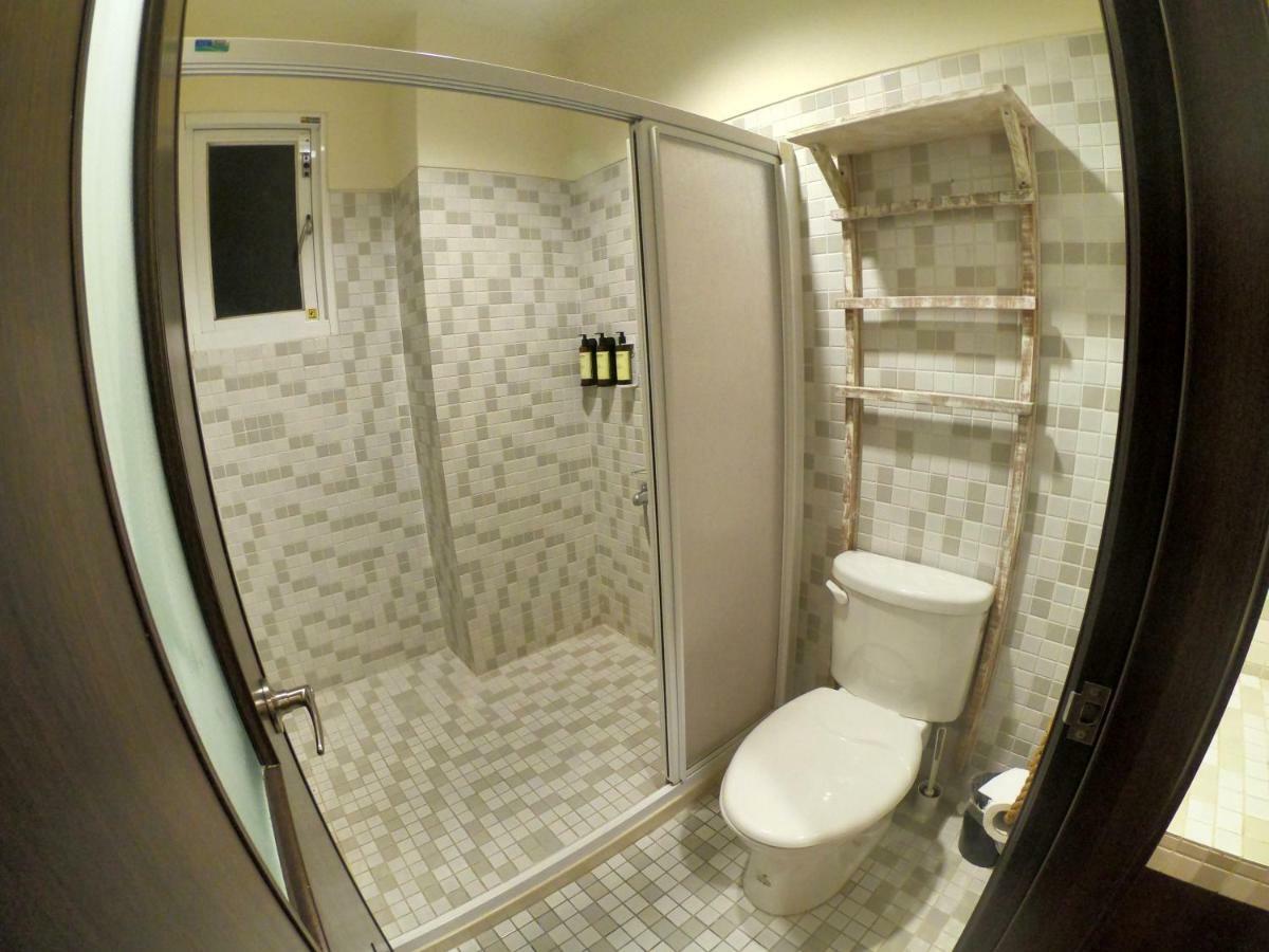 W24墾丁民宿墾丁大街一館bnb Esterno foto